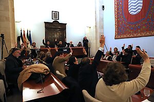 El Ayuntamiento garantiza el suministro de los nuevos autobuses